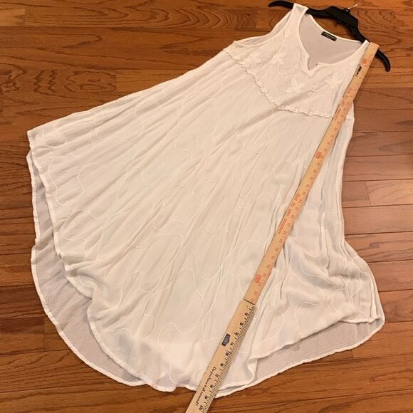 Feelings Free Size white freeflow dress asymmetrical w/cheesecloth like material - Picture 6 of 10